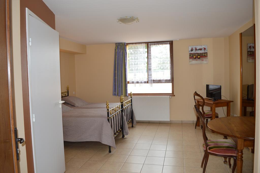Côté Midi Chambre d'hôte Chaneins Esterno foto