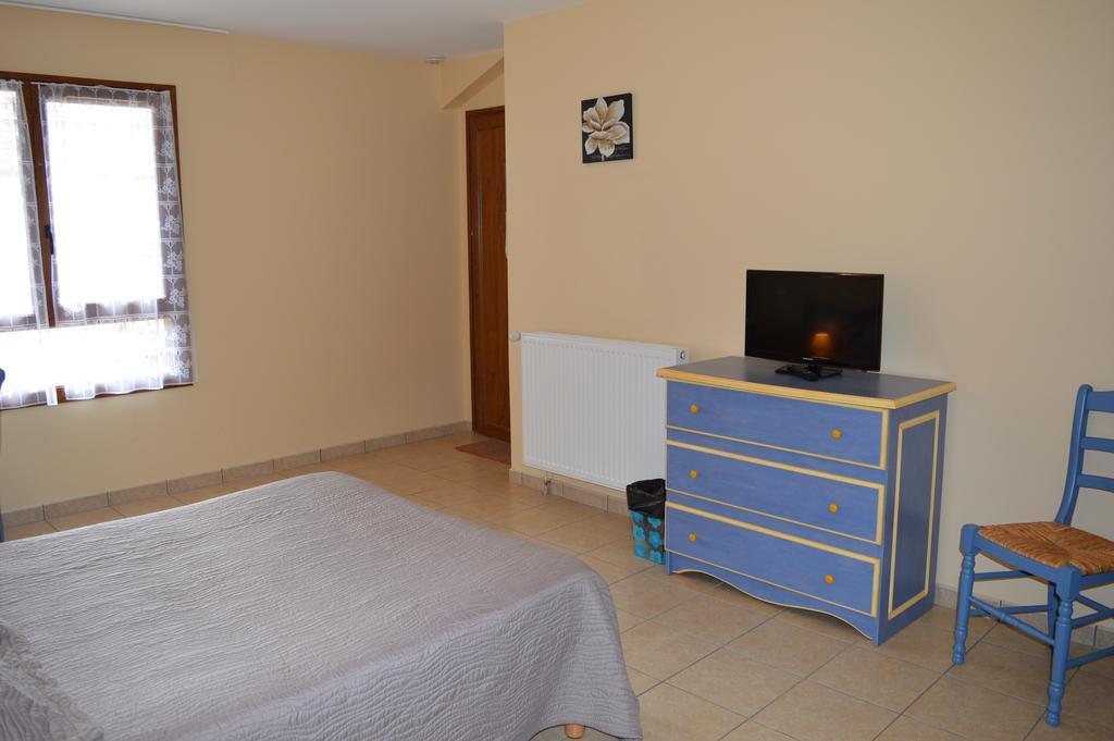 Côté Midi Chambre d'hôte Chaneins Esterno foto